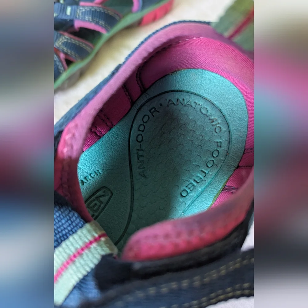 Keen Kids Size 3 Seacamp Newport Sandals Washable Blue Pink